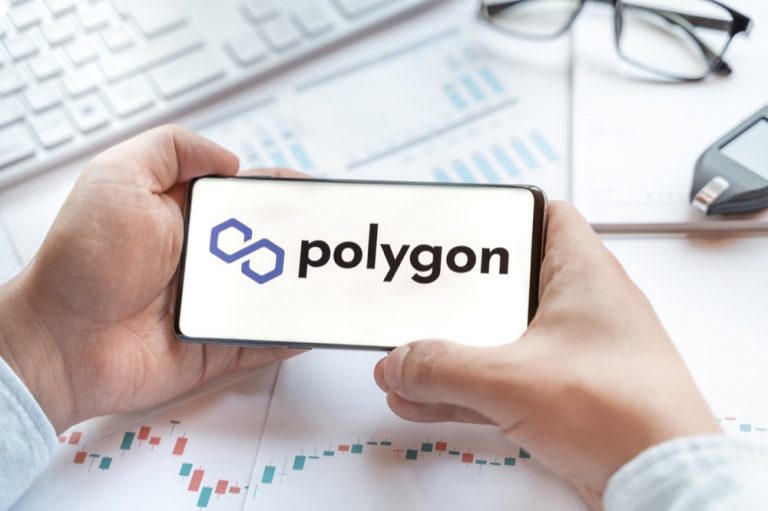 Транзакции в Polygon упали вдвое после повышения платы за газ